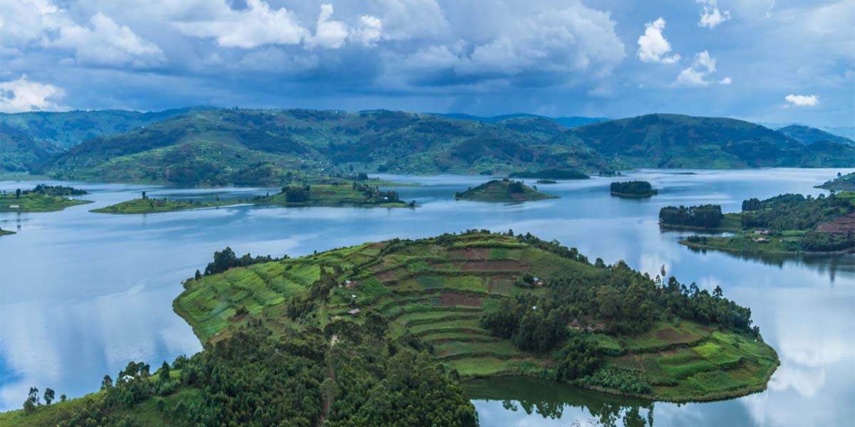 Lake Bunyonyi tour. Uganda Rwanda Safari adventure and Discovery Journeys