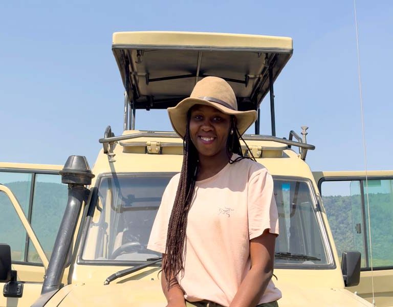 Tanzania Solo Tour Guide. Discovery Journeys